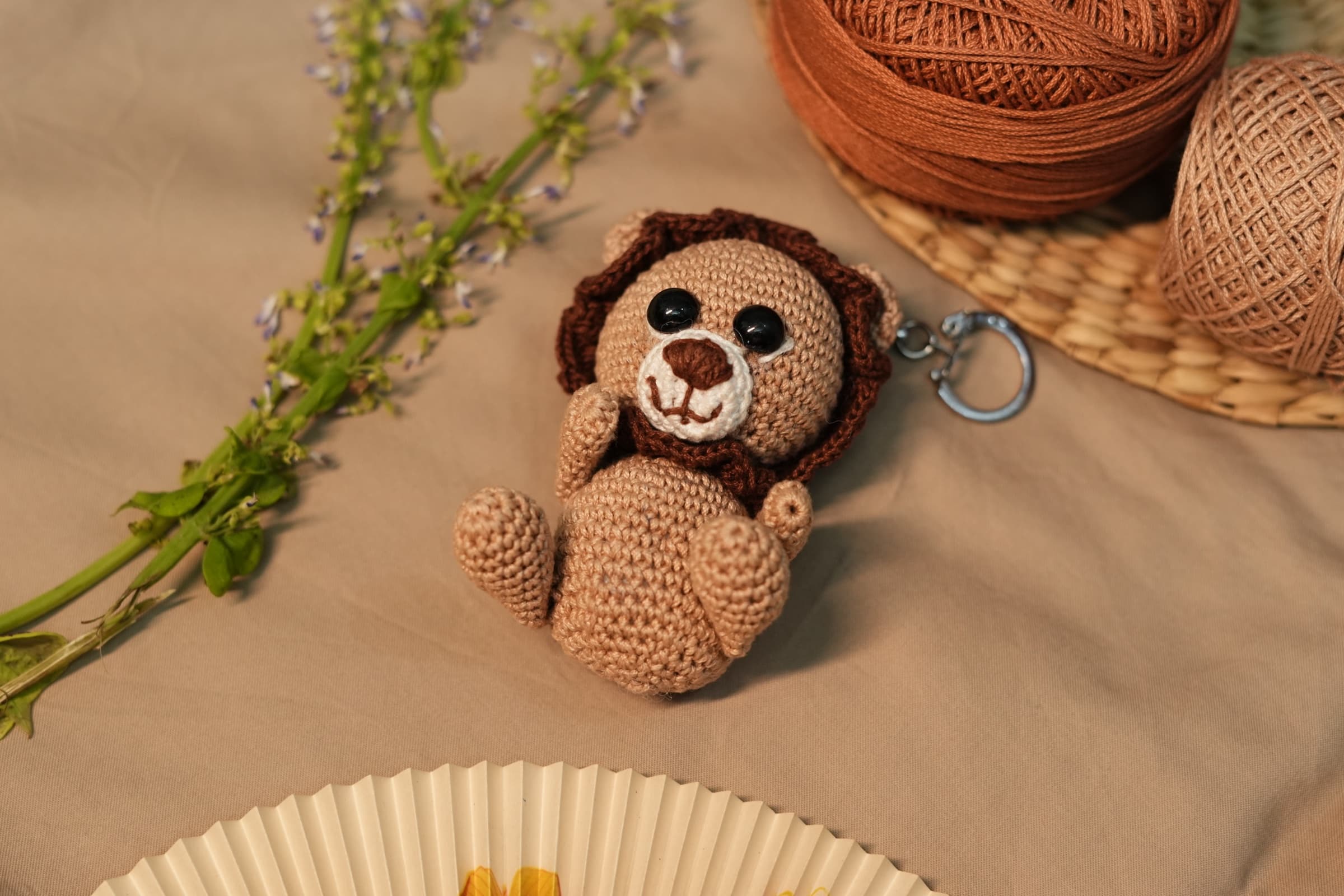 Caramel Lion Roar Keychain detail