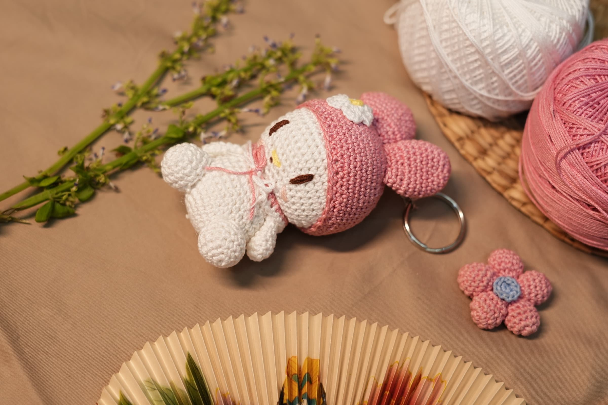 Cotton Candy Bunny Keychain detail