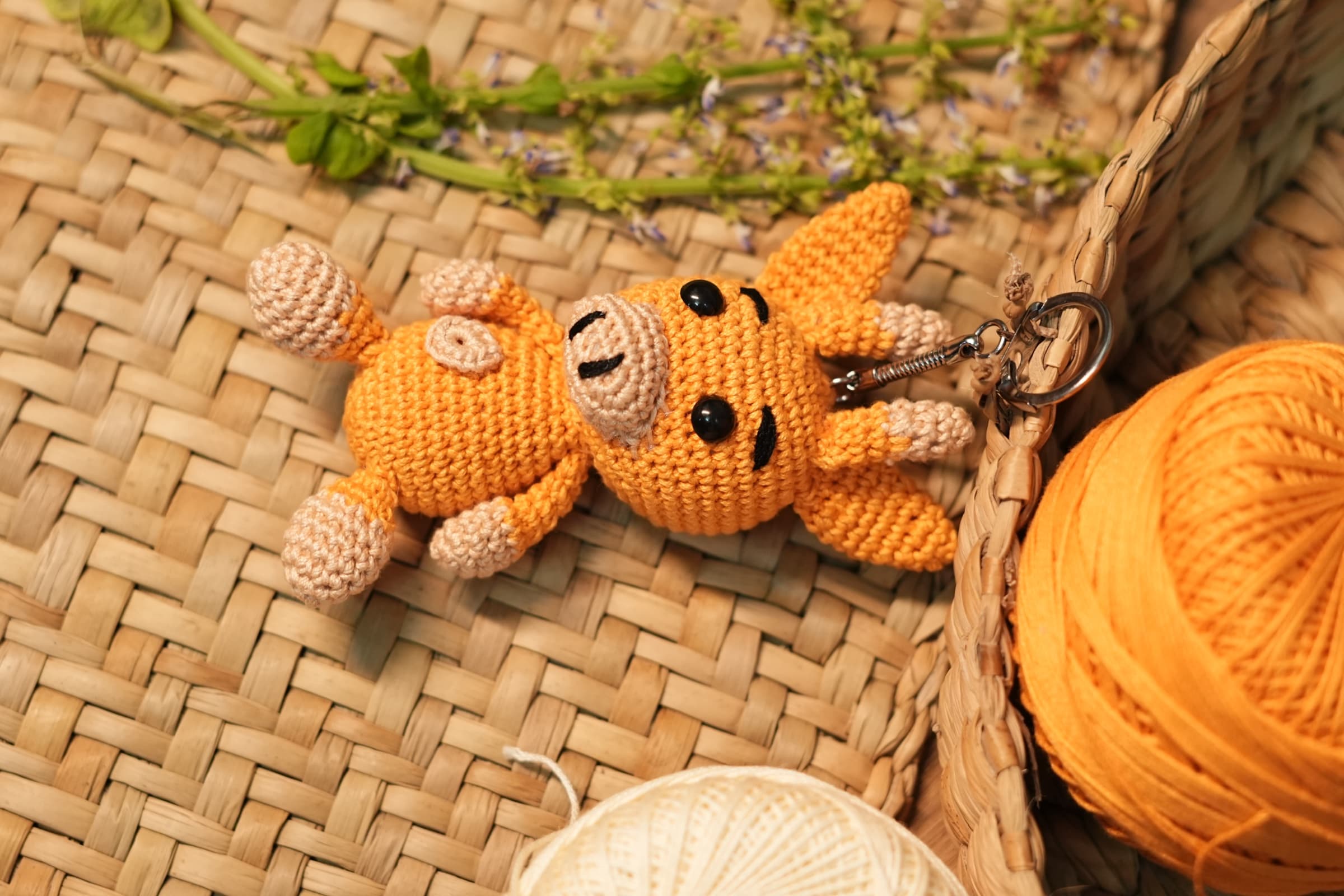 Ginger Giraff Keychain detail