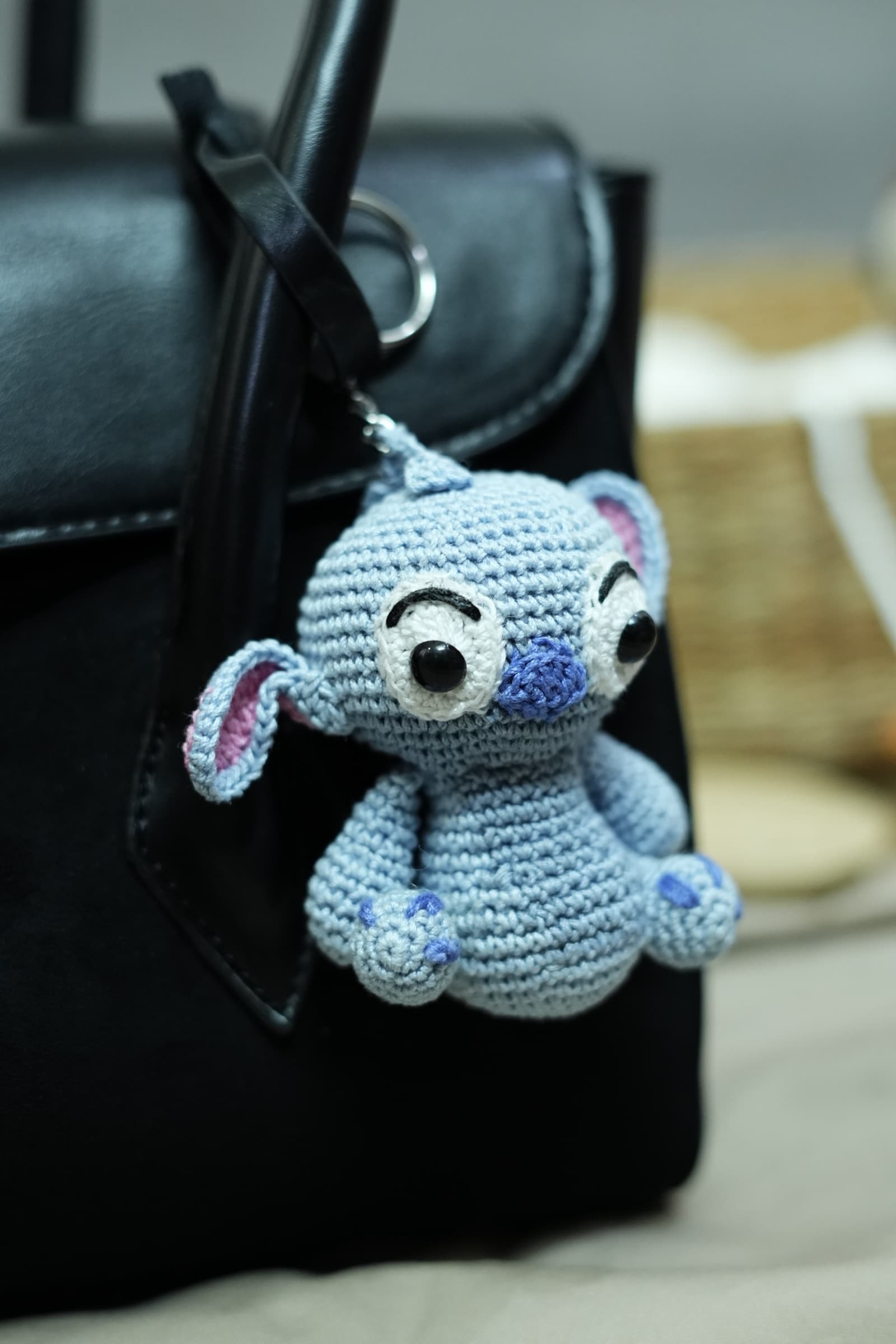 Naughty Stitch Keychain detail